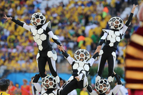 گزارش ایسنا از افتتاحیه جام‌جهانی/ خوش‌آمدگویی به زبان فارسی